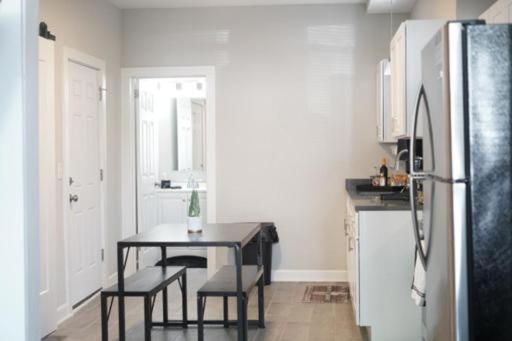 Cozy Apt Near Midway Airport & Downtown *