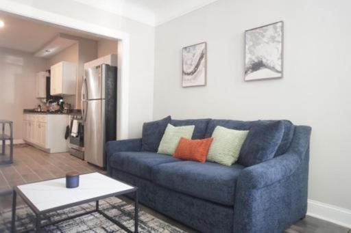Cozy Apt Near Midway Airport & Downtown Apartment *