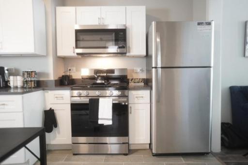 Apartment Cozy Apt Near Midway Airport & Downtown Chicago